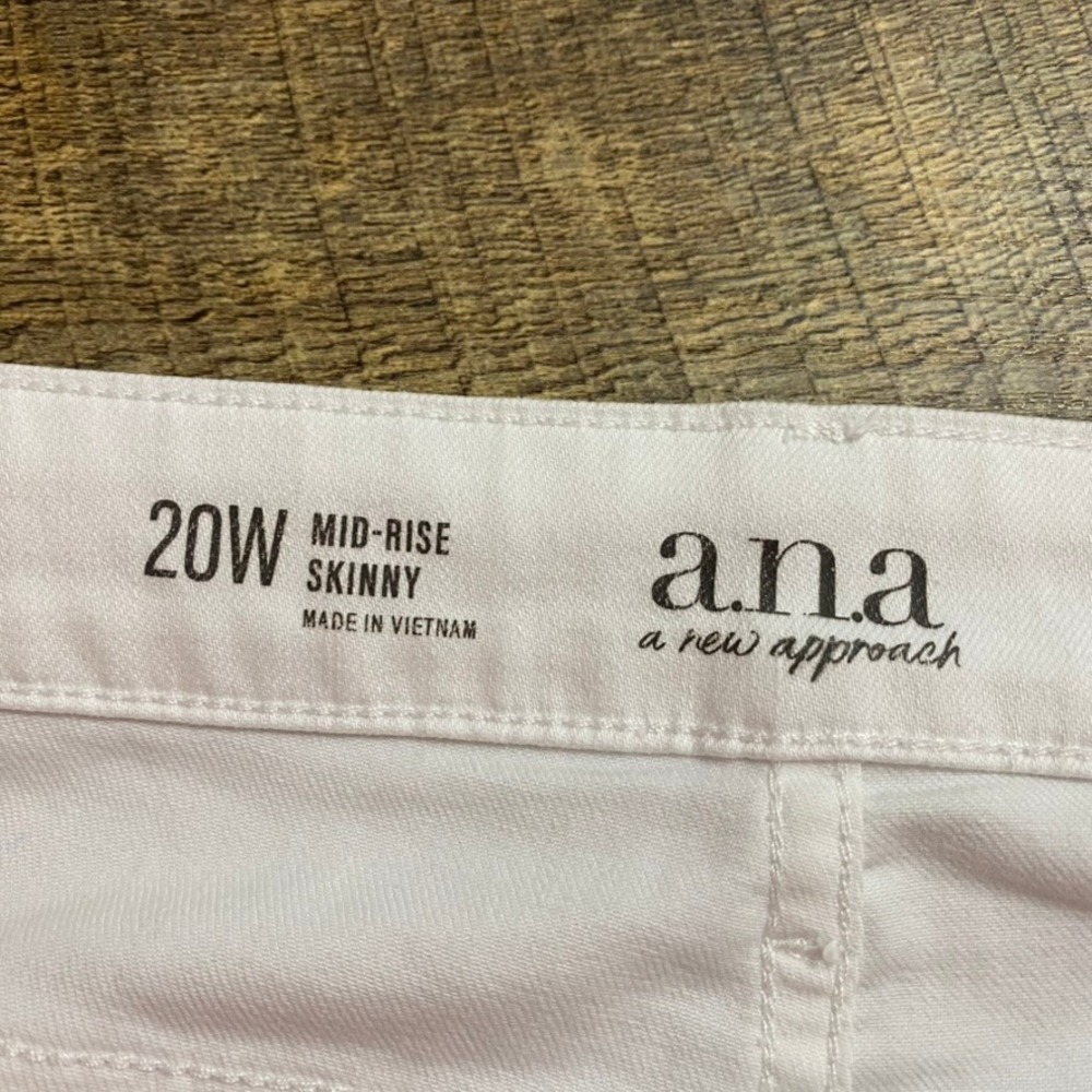 A.N.A White Women's Slim Straight Jeans - Picture 3 of 12